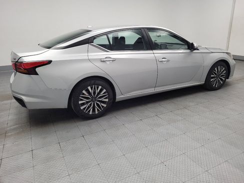 Used 2023 Nissan Altima 2.5 SV FWD image 10