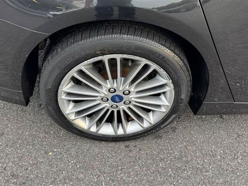 Used 2013 Ford Fusion SE FWD image 26