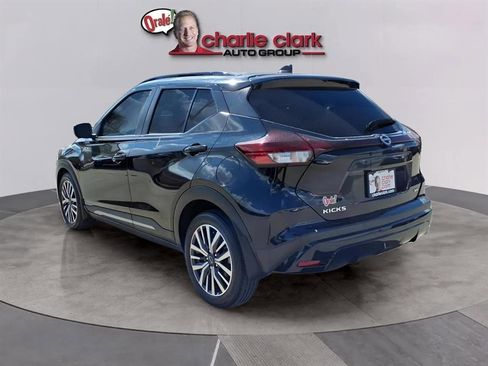 Used 2023 Nissan Kicks SR w/ SR Premium Package image 3
