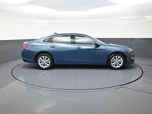 Used 2024 Chevrolet Malibu LT image 2
