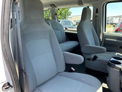 Used 2011 Ford E-350 and Econoline 350 XLT RWD image 27