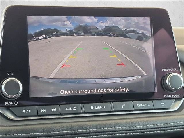 Used 2022 Nissan Rogue SV FWD image 11