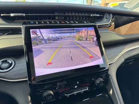 Used 2023 Jeep Grand Cherokee 4WD 4xe image 19