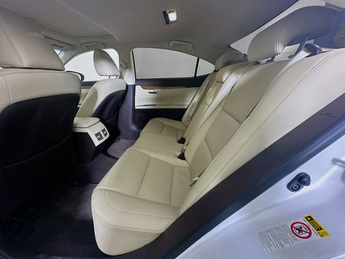 Used 2016 Lexus ES 350 w/ Premium Package w/Wood Trim FWD image 29