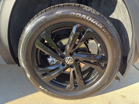 New 2026 Volkswagen Atlas Cross Sport SEL R-Line image 16