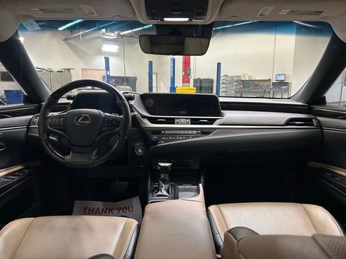 Used 2019 Lexus ES 350 w/ Premium Package FWD image 18