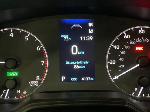 Used 2025 Toyota Corolla Cross AWD Hybrid w/ Moonroof Package image 31