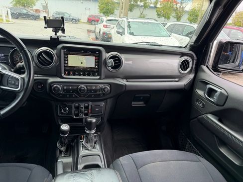 Used 2021 Jeep Wrangler Unlimited Sahara AWD/4WD image 20