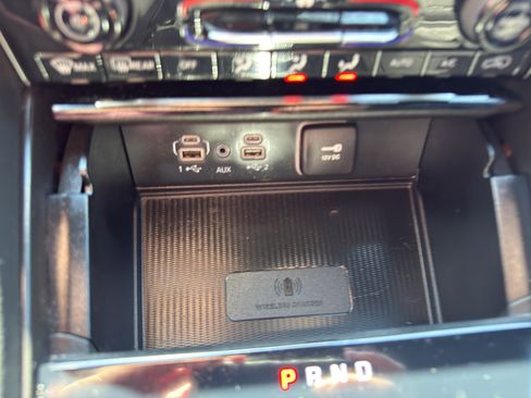 Used 2024 Jeep Grand Cherokee Altitude AWD/4WD image 19