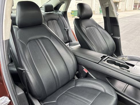 Used 2015 Lincoln MKZ FWD image 37
