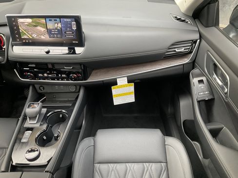 Used 2026 Nissan Rogue Platinum w/ Platinum Premium Package image 31