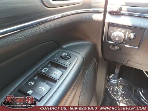 Used 2021 Jeep Grand Cherokee Limited w/ Premium Lighting Group RWD image 28