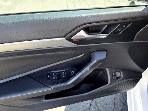 Used 2022 Volkswagen Jetta S image 12