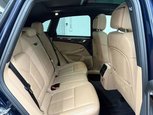 Used 2019 Porsche Macan image 35