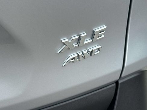 Used 2023 Toyota RAV4 XLE AWD/4WD image 10