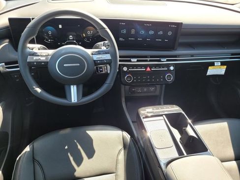 New 2025 Hyundai Tucson Limited image 30