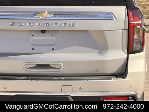 Used 2024 Chevrolet Suburban LT image 5