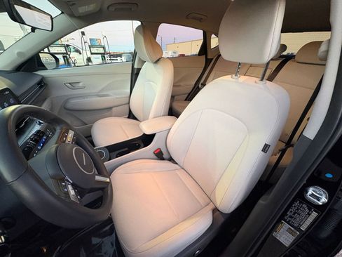 Used 2025 Hyundai Kona SEL image 36