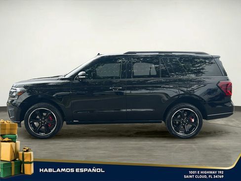 Used 2022 Ford Expedition Limited image 3