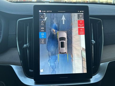 Certified 2025 Volvo XC90 B6 Plus image 24