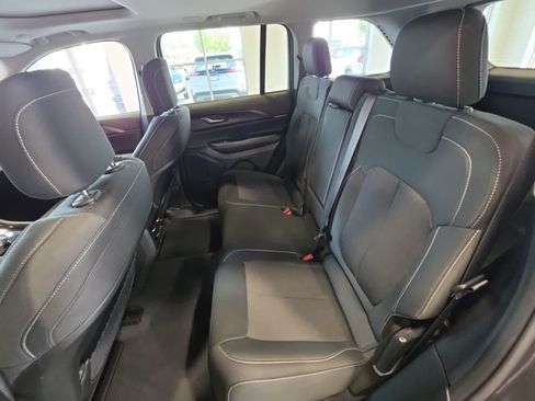 Used 2023 Jeep Grand Cherokee Laredo w/ Luxury Tech Group I AWD/4WD image 32