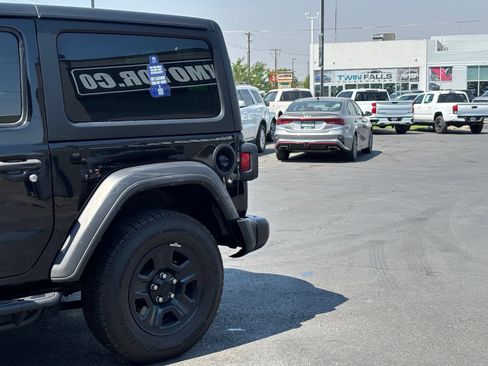 Used 2022 Jeep Wrangler Sport AWD/4WD image 7