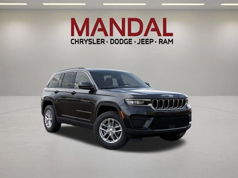 New 2026 Jeep Grand Cherokee Laredo RWD image 5