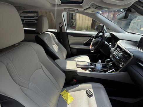 Used 2019 Lexus RX 350 AWD w/ Navigation Package image 39