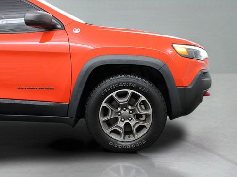 Used 2021 Jeep Cherokee Trailhawk image 21