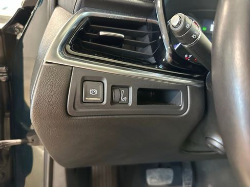 Used 2025 Cadillac XT6 Premium Luxury image 23