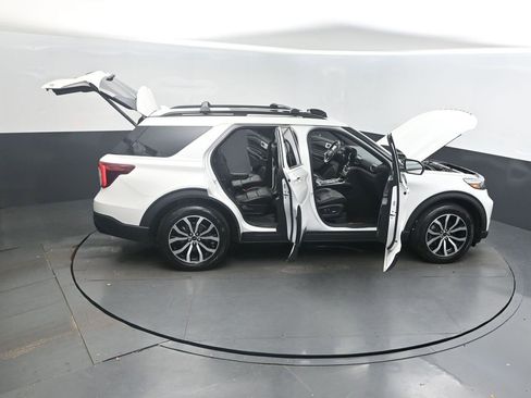 Used 2020 Ford Explorer ST w/ Premium Technology Package image 55