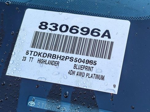 Used 2023 Toyota Highlander Platinum image 28