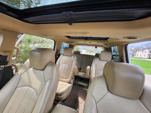 Used 2012 GMC Acadia Denali image 9