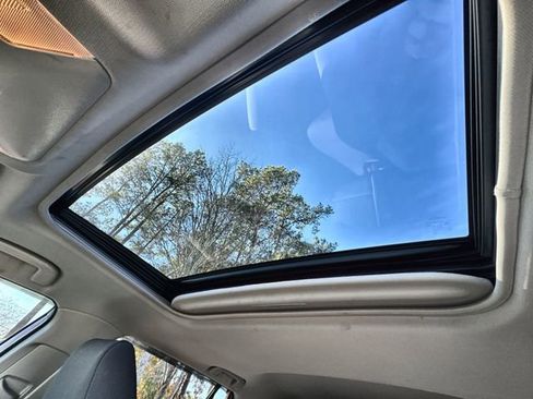 Used 2020 Toyota RAV4 XLE image 30