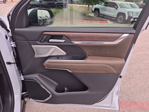 New 2026 GMC Acadia Denali Ultimate AWD/4WD image 36
