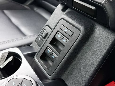 Used 2025 Ford Bronco Badlands AWD/4WD image 28
