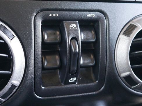 Used 2015 Jeep Wrangler Unlimited Sport w/ Quick Order Package 24S AWD/4WD image 33