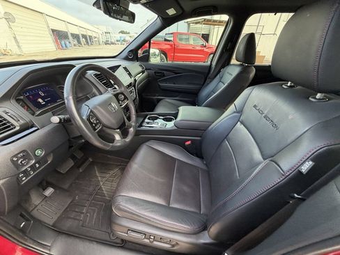 Used 2024 Honda Passport Black Edition image 17