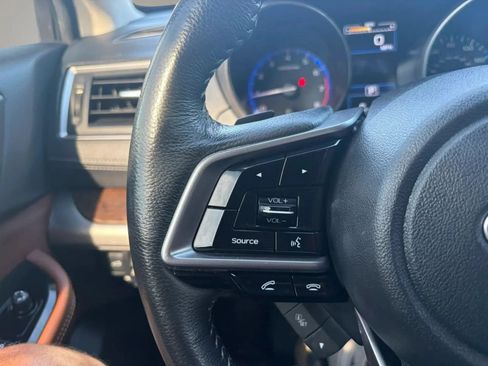 Used 2018 Subaru Outback 3.6R Touring AWD/4WD image 19