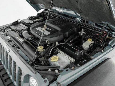 Used 2015 Jeep Wrangler Rubicon w/ Power Convenience Group image 43