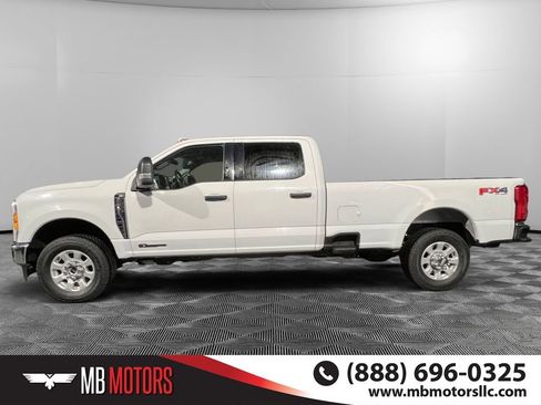 Used 2023 Ford F350 XLT w/ FX4 Off-Road Package image 6