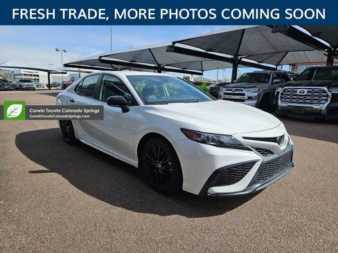 Used 2022 Toyota Camry SE w/ Carpet Mat Package (TMS) image 1