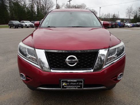 Used 2015 Nissan Pathfinder SV image 3