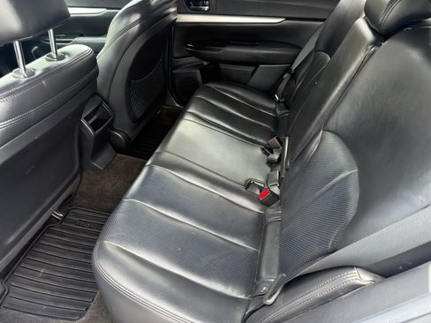 Used 2011 Subaru Outback 2.5i Premium w/ All-Weather Pkg image 23