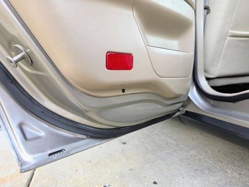 Used 2002 Ford Taurus SEL FWD image 27