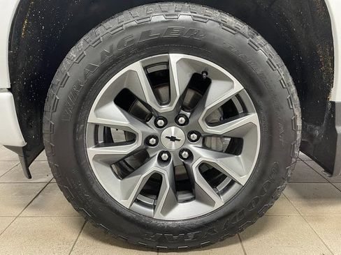 Used 2024 Chevrolet Silverado 1500 RST AWD/4WD image 7