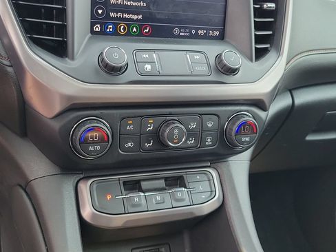 Used 2022 GMC Acadia AT4 w/ Technology Package AWD/4WD image 28