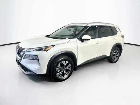 Used 2023 Nissan Rogue SV w/ SV Premium B Package FWD image 3
