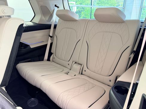 New 2027 BMW X7 xDrive40i w/ Executive Package AWD/4WD image 26
