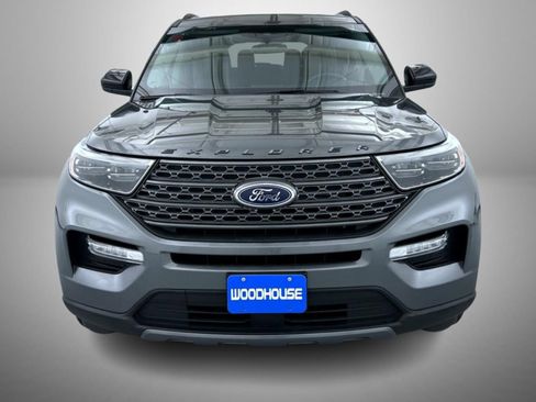 Used 2023 Ford Explorer XLT w/ Equipment Group 202A AWD/4WD image 2